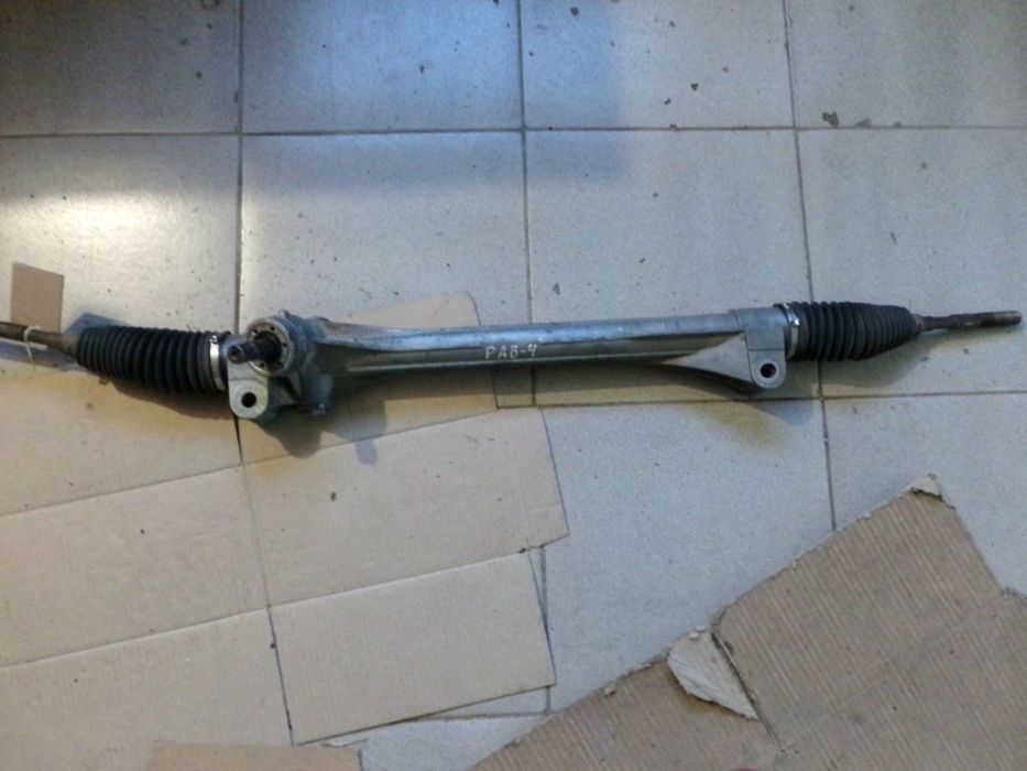 Рулевая рейка на Toyota Yaris , Corolla E 10 , E 110, Carina E, Rav-4