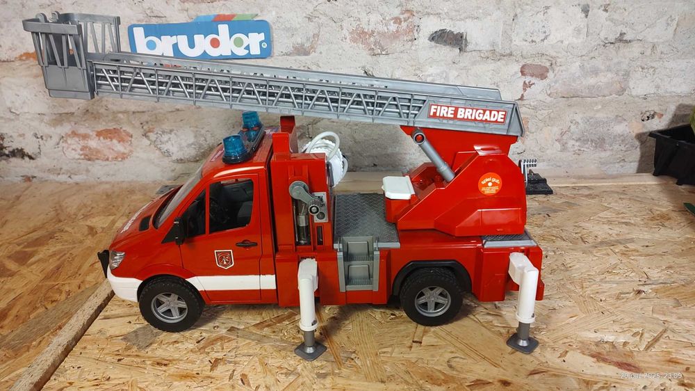 BRUDER Mercedes-Benz Sprinter straż pożarna