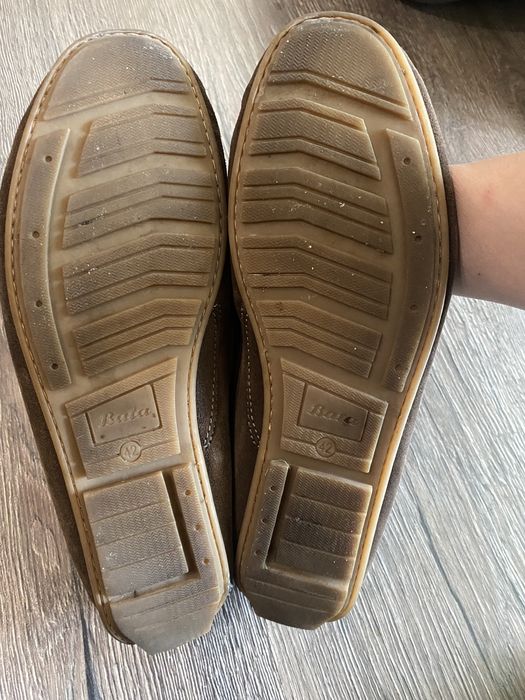 Шкіряні туфлі bata 42