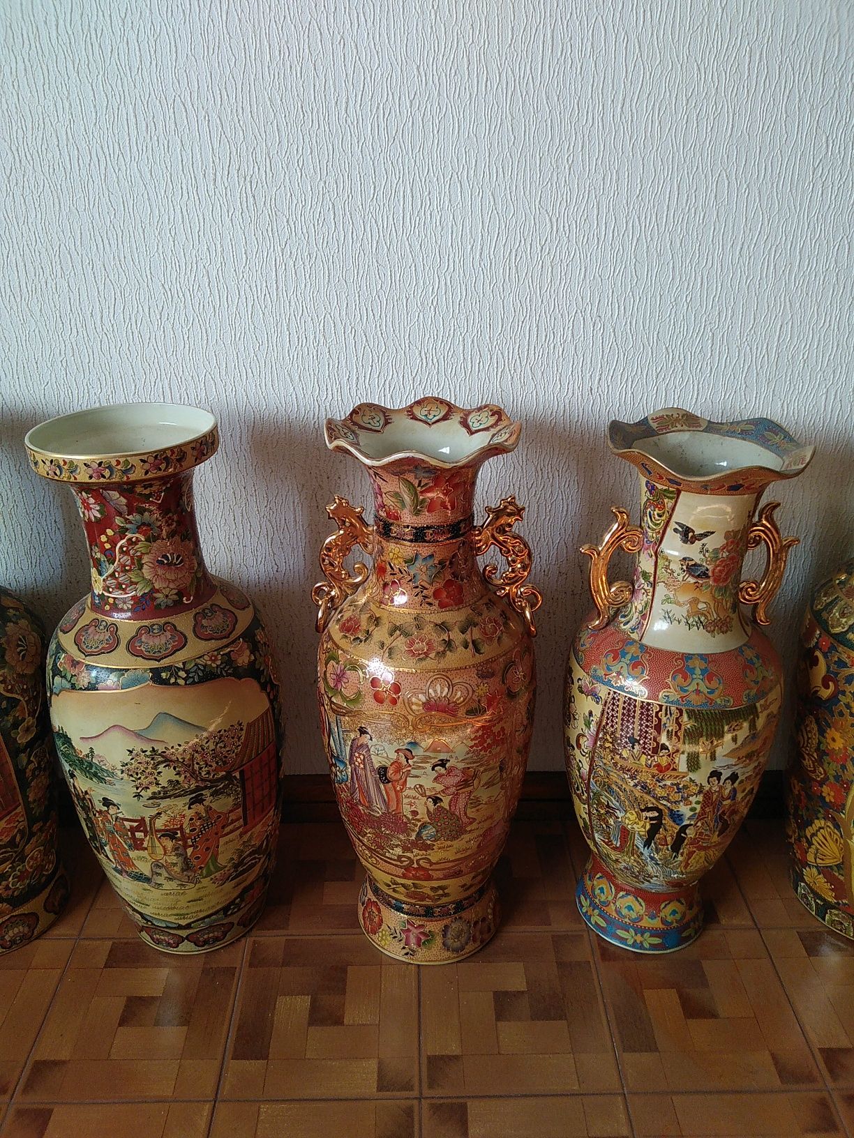 Vários modelos de jarrões vintage decorativos