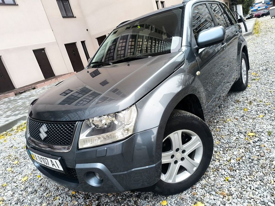 Продам Suzuki Grand Vitara 2.0 avtomat.