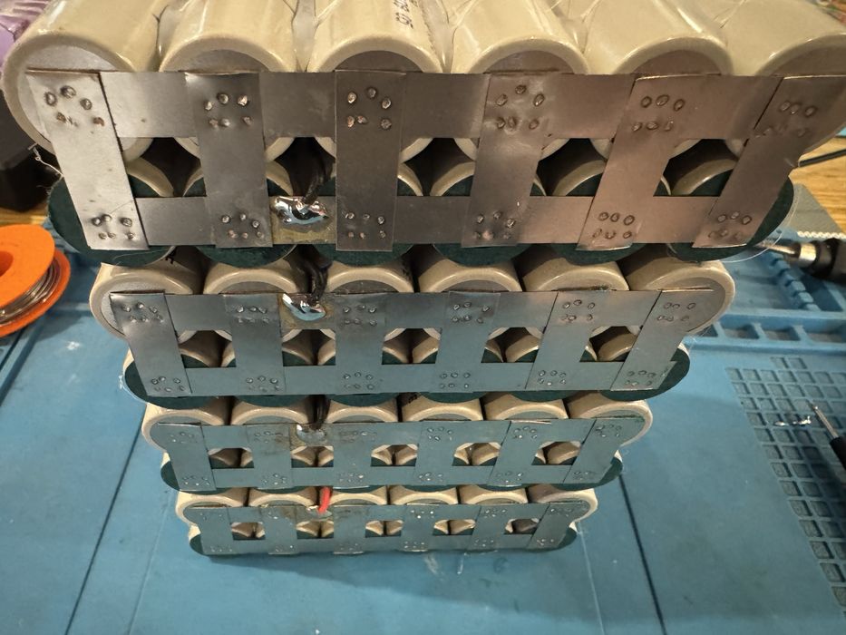 Збірка на molicel p42a