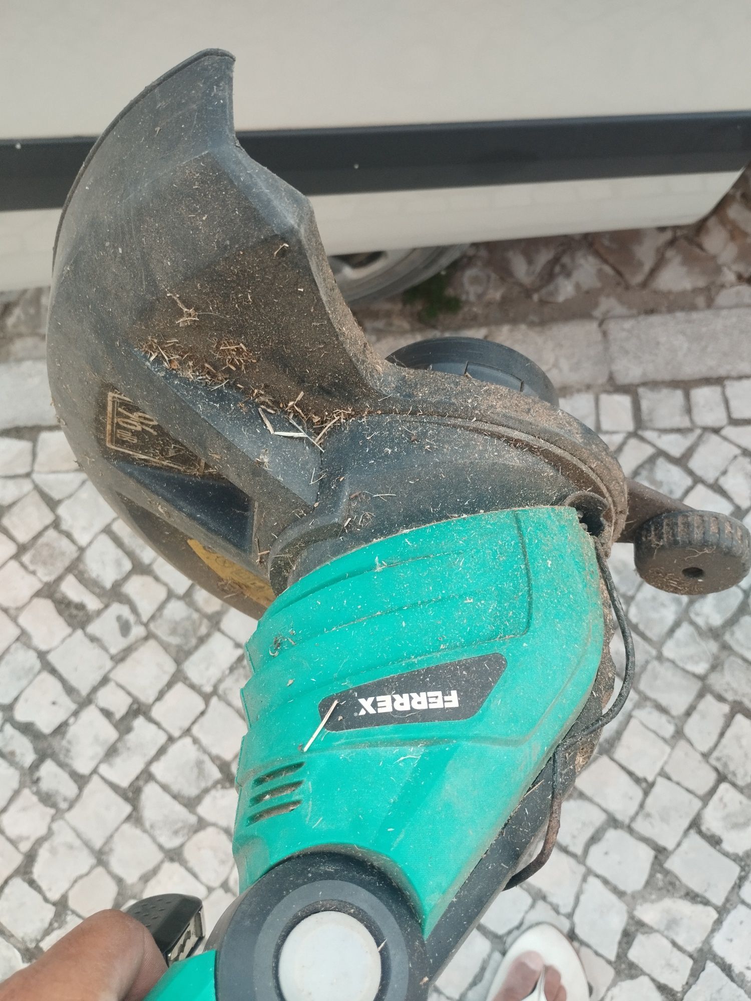 Corta relvas kit