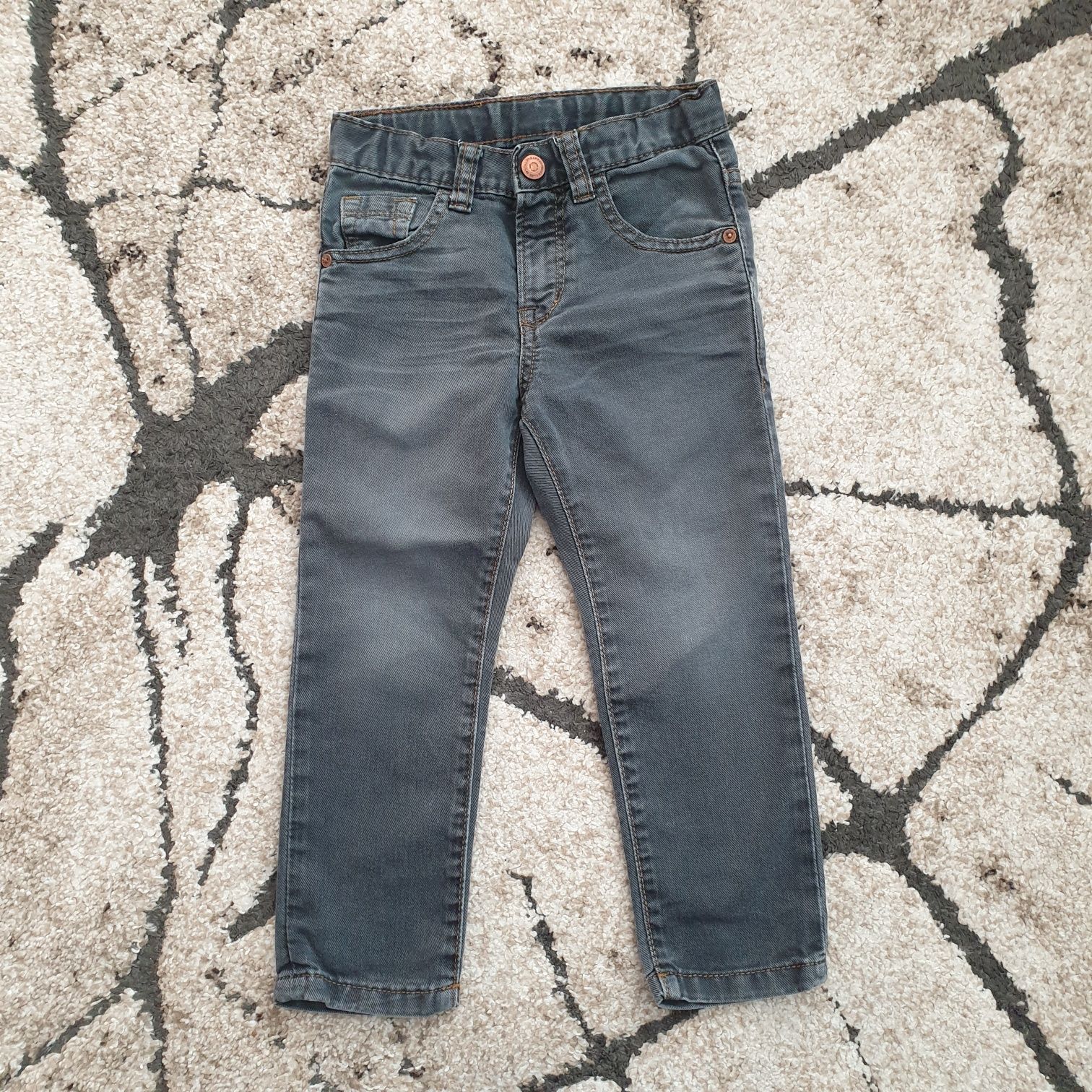 Spodnie jeansowe chłopięce r 104