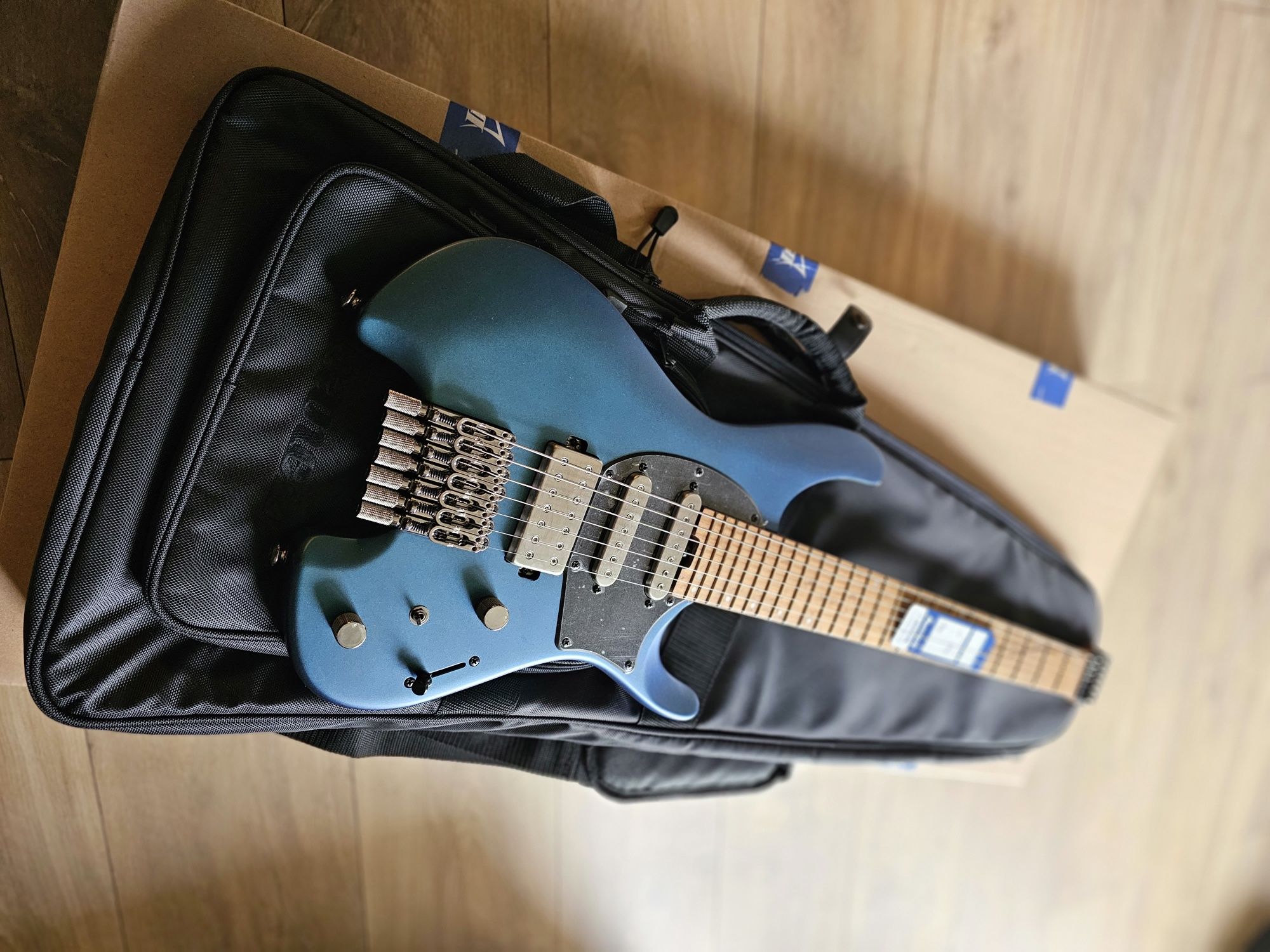 Ibanez Q547-BMM Blue Chameleon Metallic Matte gitara elektryczna siedm