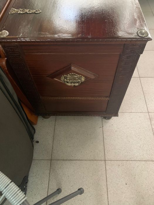 Mala de madeira para restauro