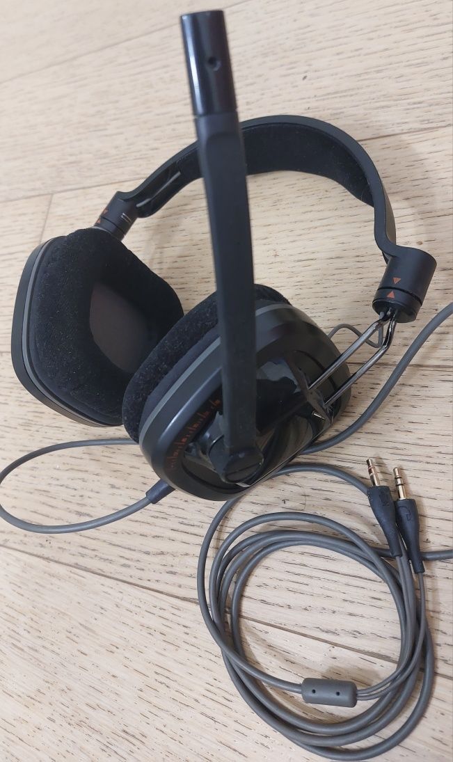 Геймерские наушники Razer Carcharias, Plantronics, Gemix