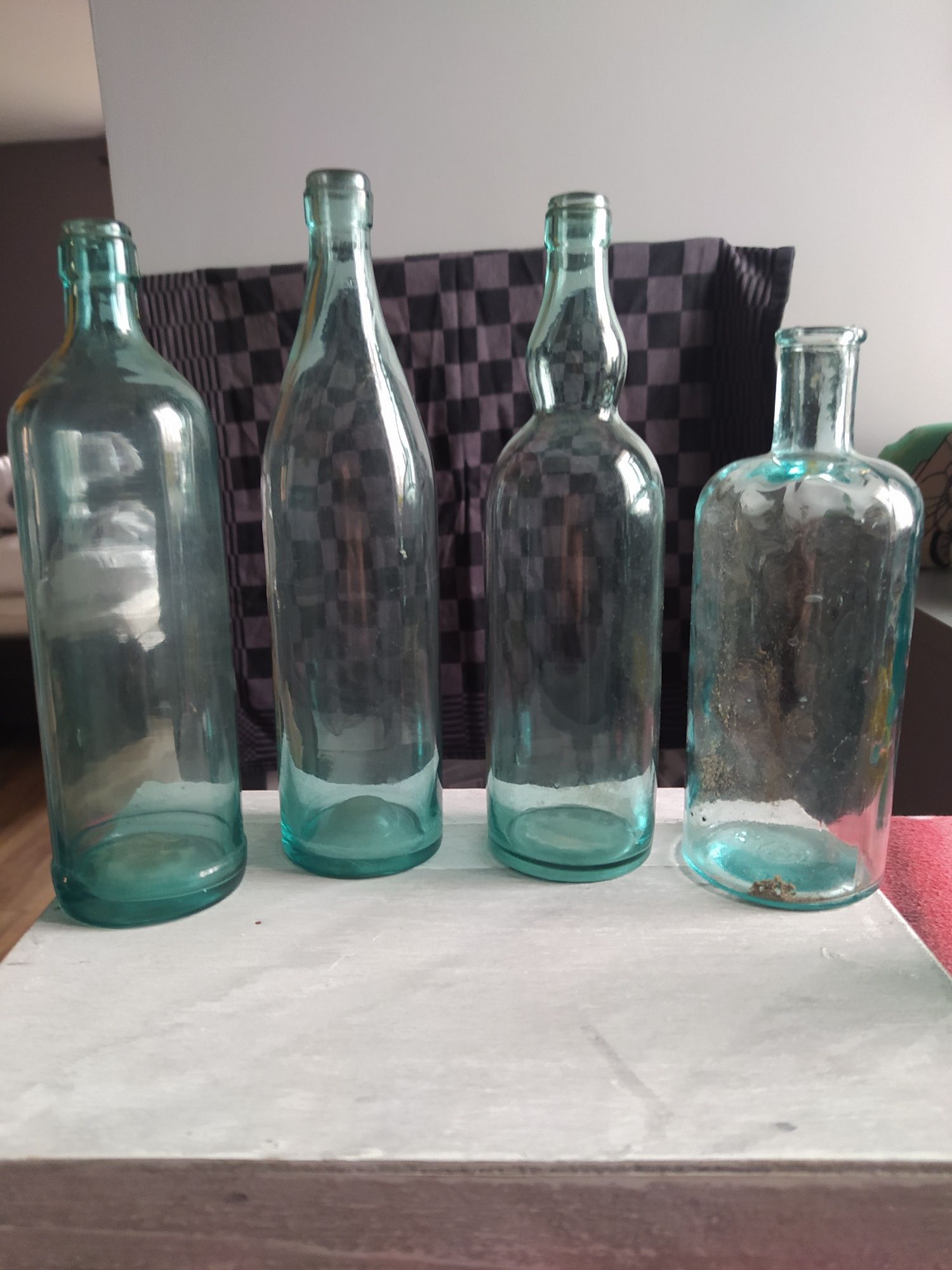Butelki stare po wódce