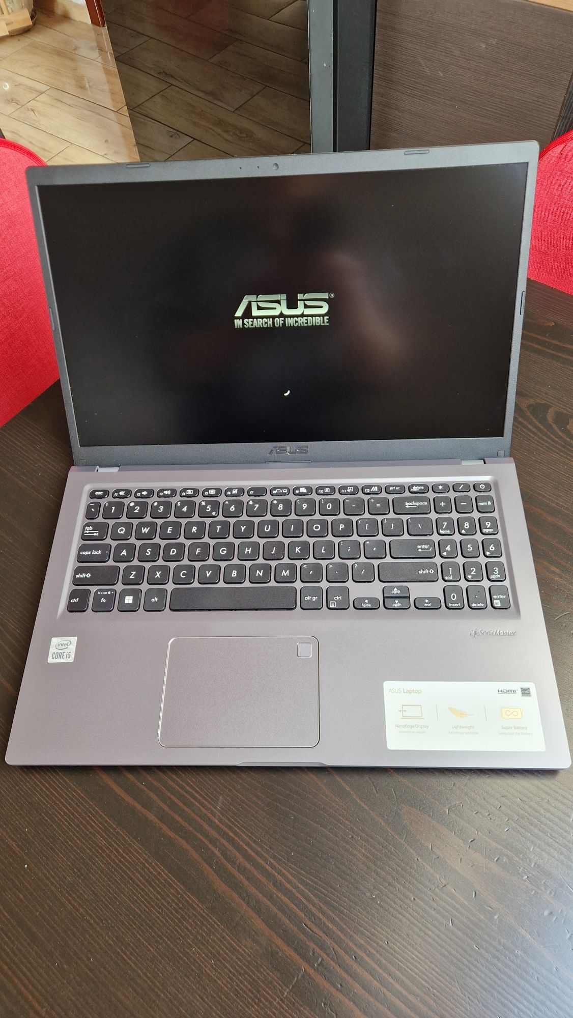ASUS X515JA-BQ3331W i5-1035G1/8GB/256GB SSD/UHD/15,6" FHD/W11H