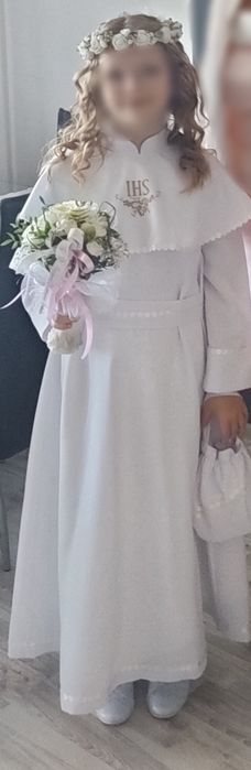 Sprzedam albę dla dziewczynki.