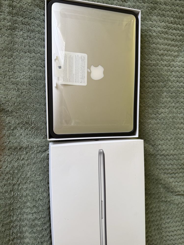 Macbook Pro 13 2015 i7 16/256GB /Sequoia 15.2