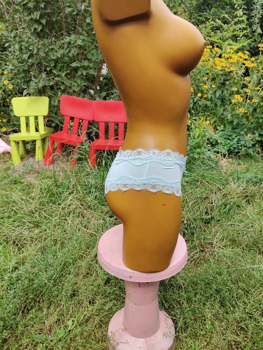 Majtki damskie z koronką rozmiar 38/40 M firma Primark