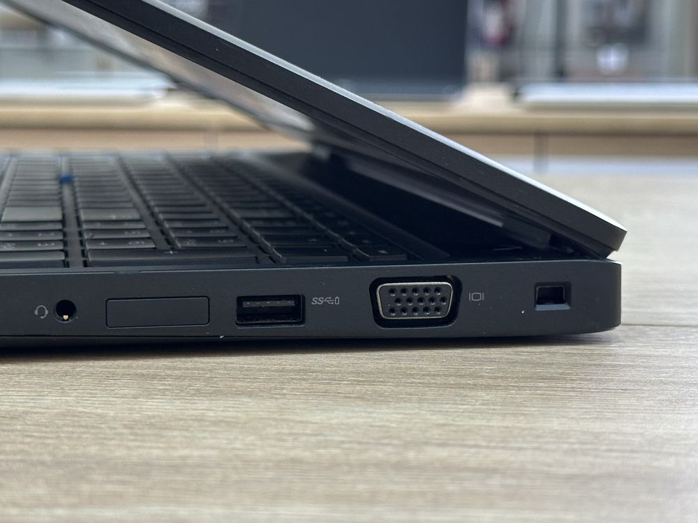 Ноутбук Dell Latitude 5580 i5-6300 8/256gb ShopusCenter
