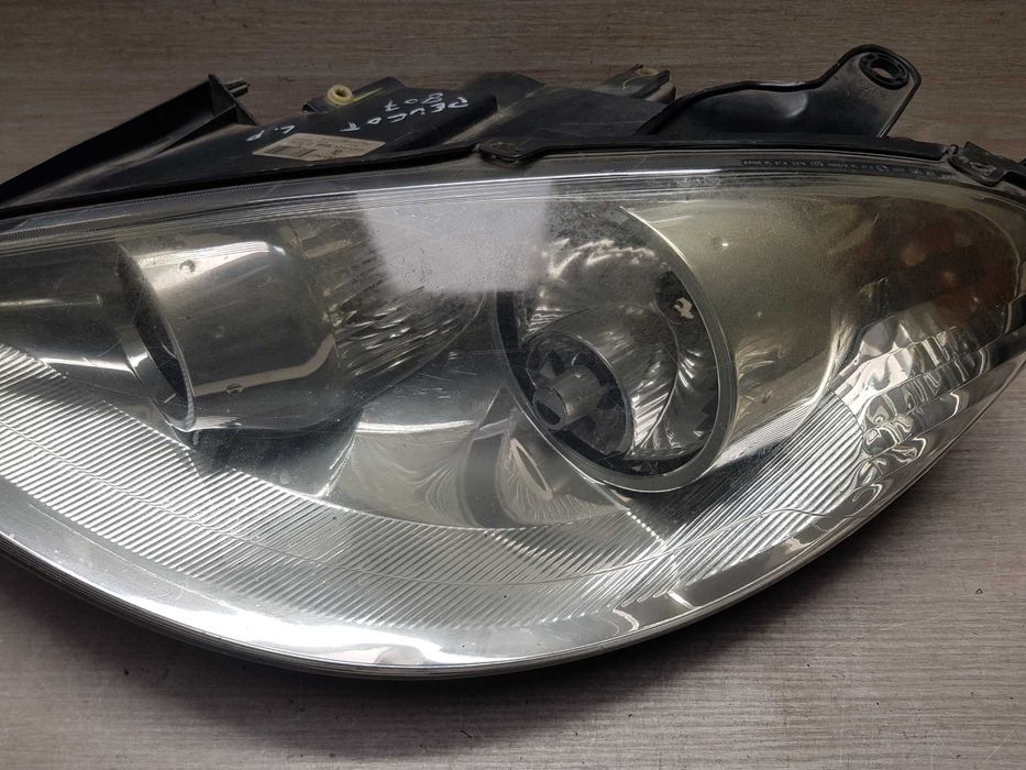 Фара ліва Peugeot 807 2002-2008p. зломане кріплення потертості на склі
