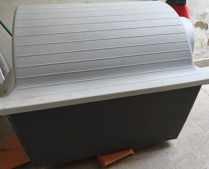 Casota de Cão em PVC. Excelente Estado
