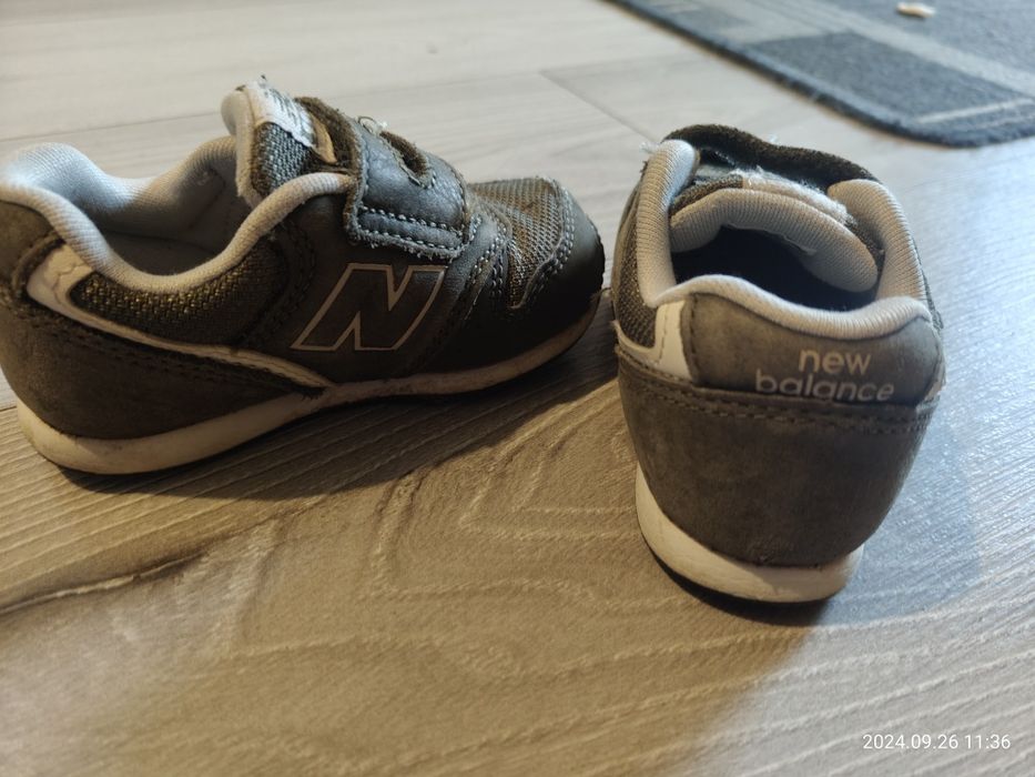 Buty dziecięce New Balance rozmiar 23,5