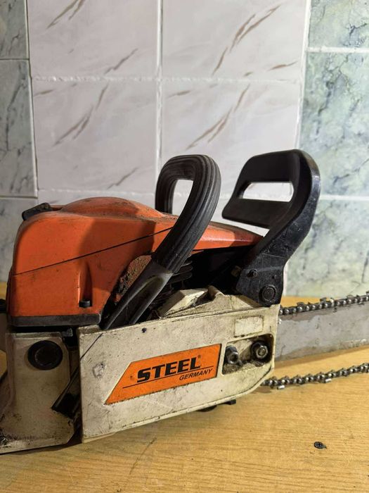 4 piły spalinowe+prowadnice+12 łańcuchów–po postoju, do przeglądu