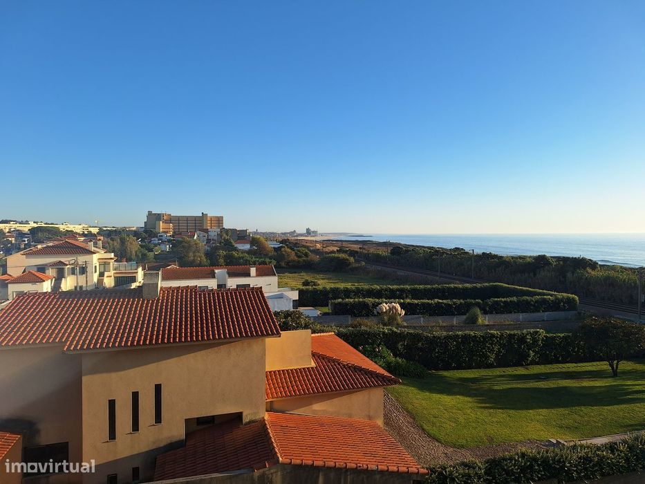 Apt T2 primeira linha Praia S. F. Marinha Gaia junto estação Granja