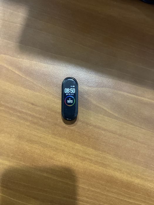 Терміново продається фітнес-браслет Mi Band 4!!!