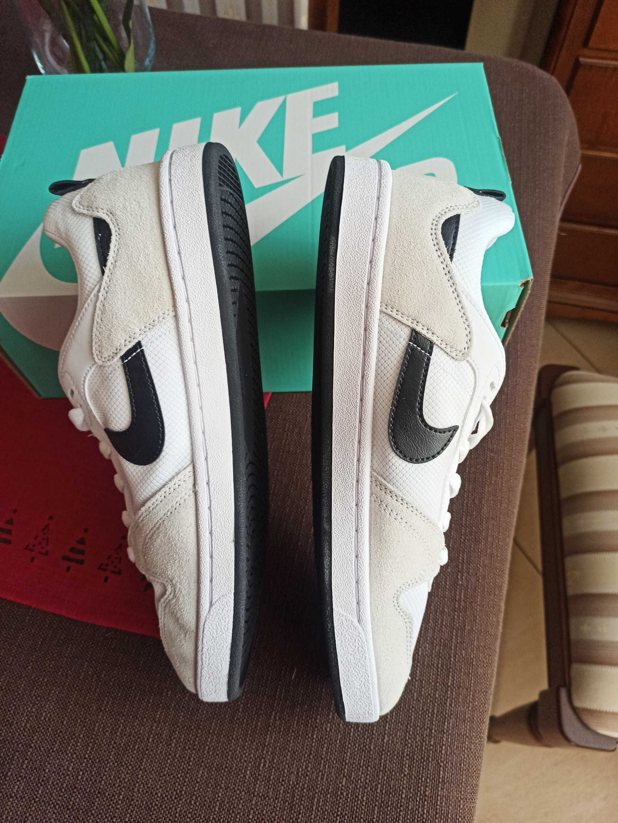 (r. Eur 42,5- us9) Nike Sb Alleyoop White Black CJ0882,-100