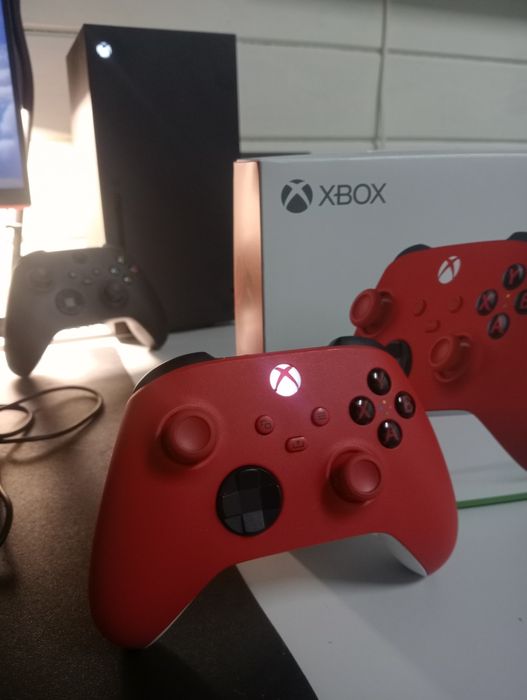 Xbox series X com caixa