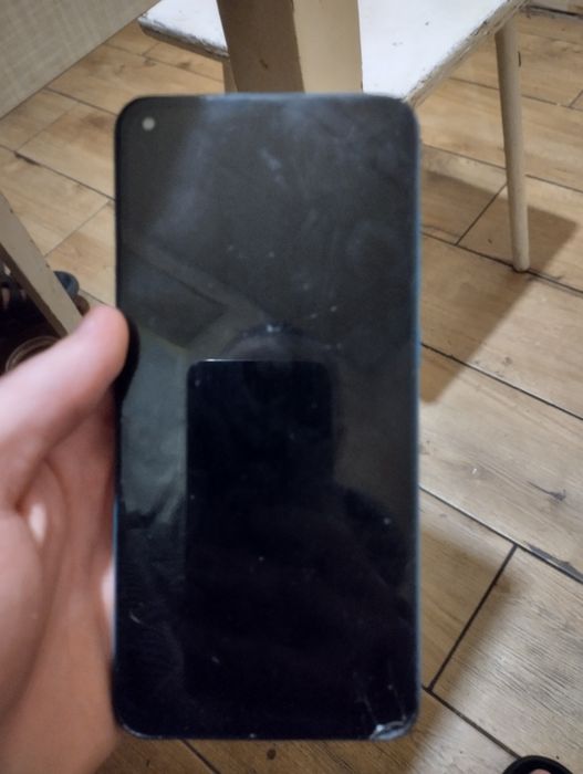 Продам на запчасти или ремонт  redmi note 9