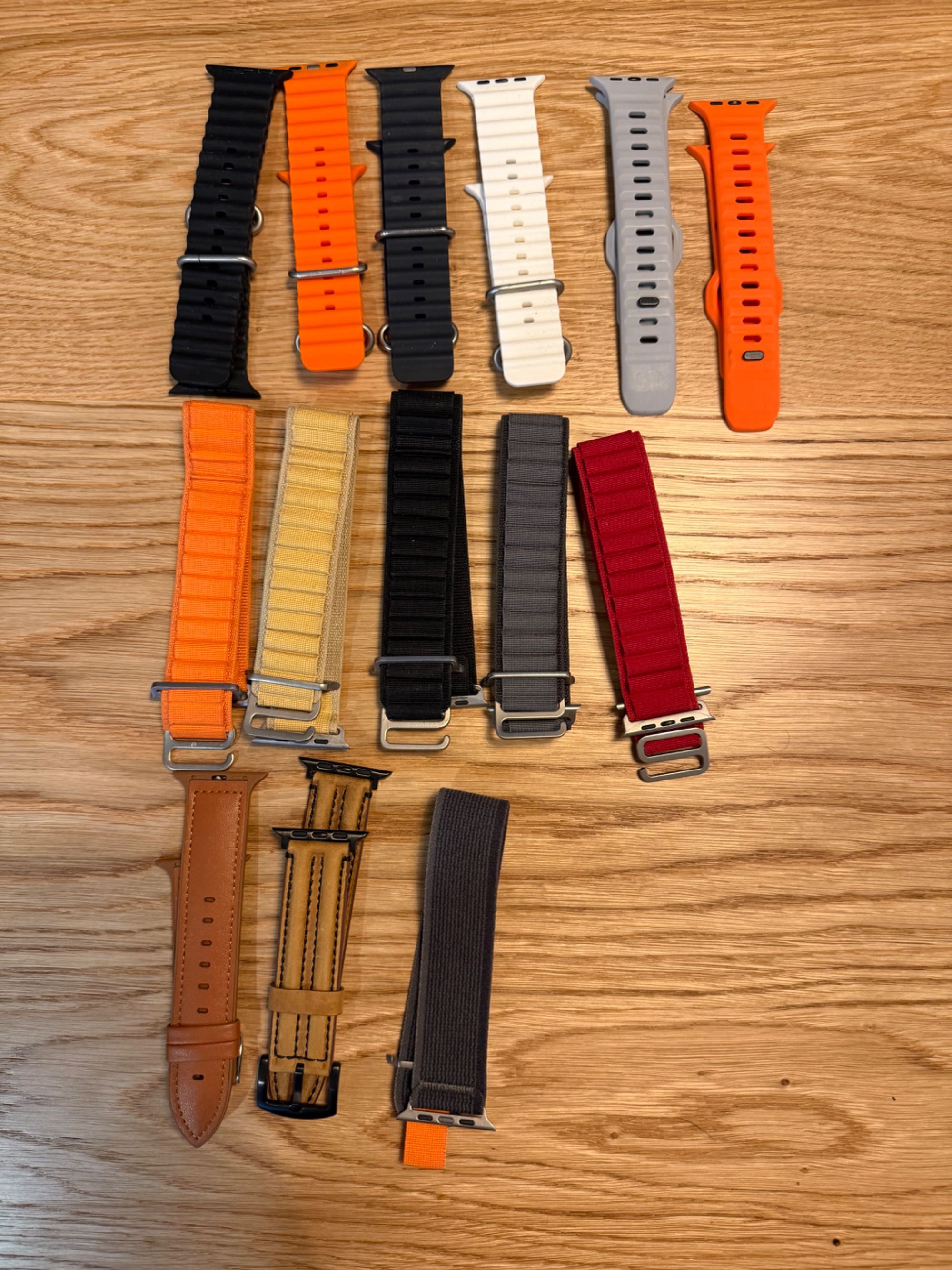 Apple Watch Ultra, 15 pasków, powerbank, kostka do ładowania.