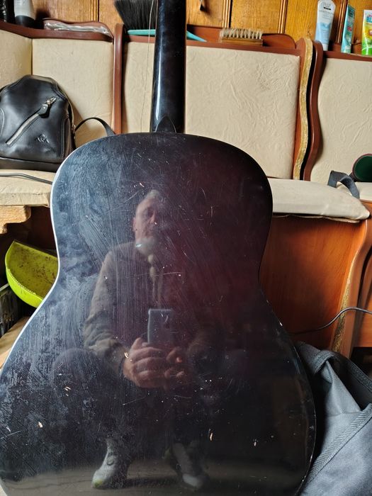 Продам гітару з Європи.