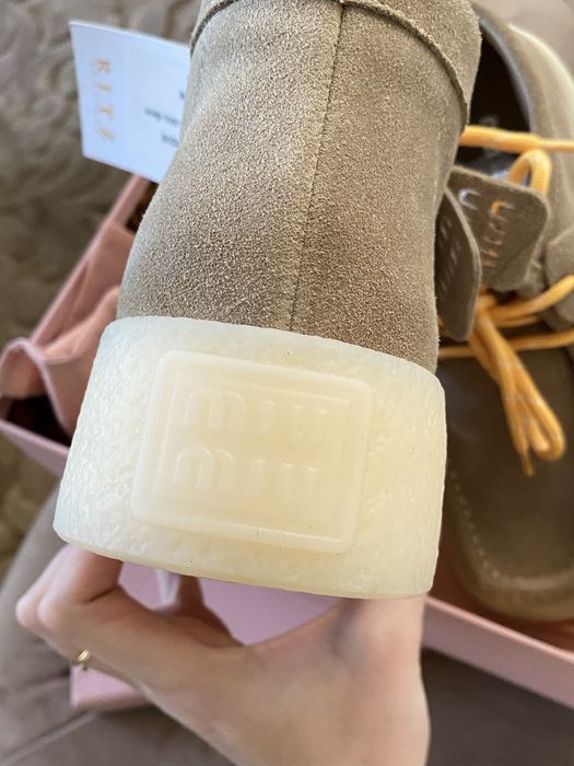 Черевики ботинки бежеві замшеві Miu Miu