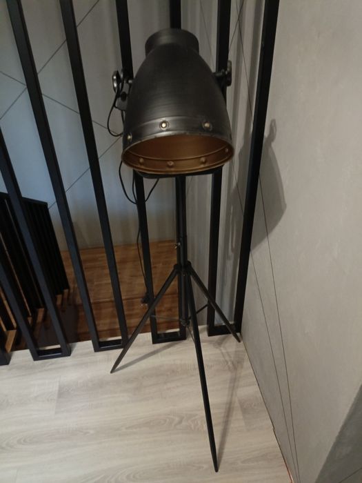 Lampa reflektor loft metalowa