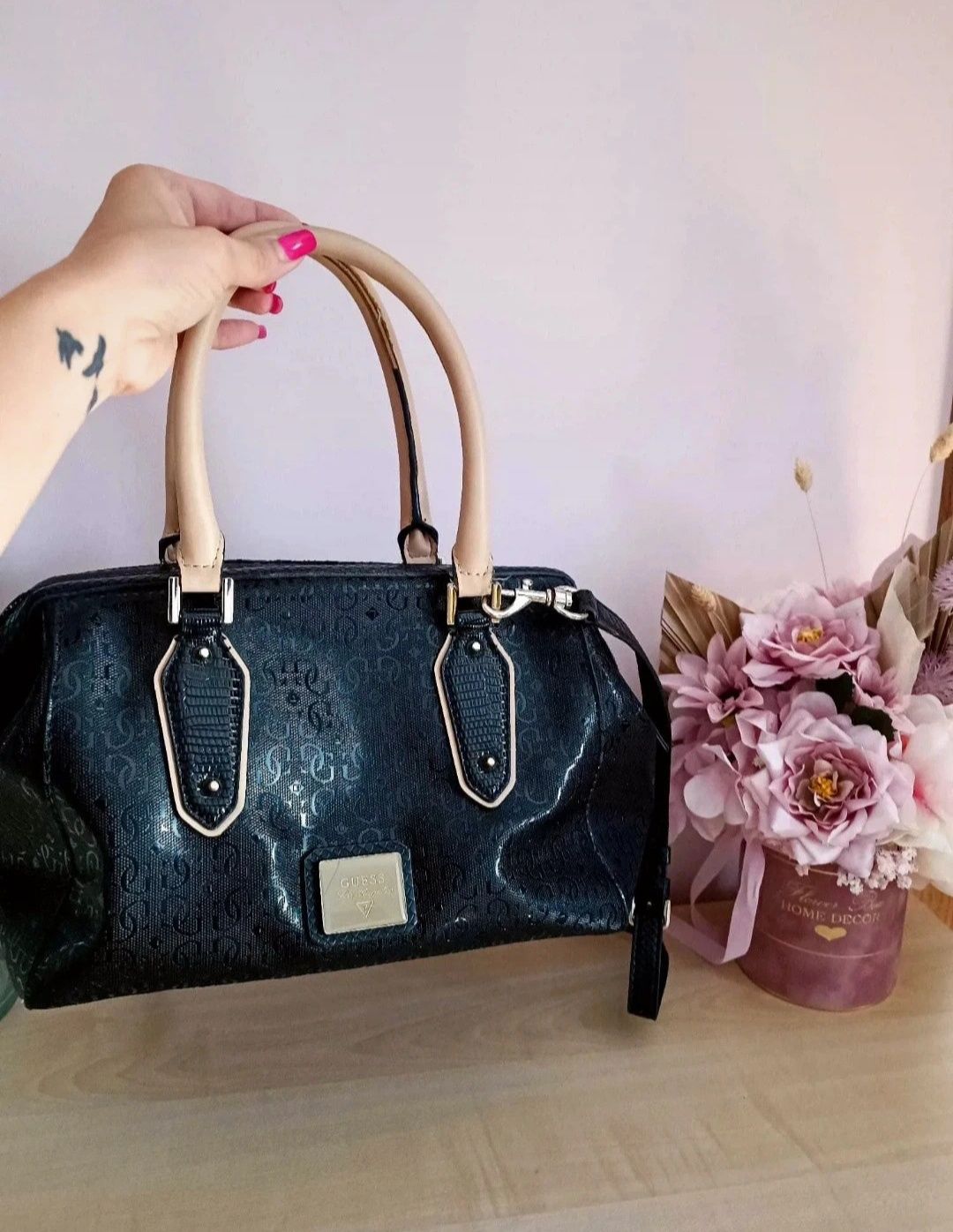 Modna Torebka Guess Czarna ,Shopper