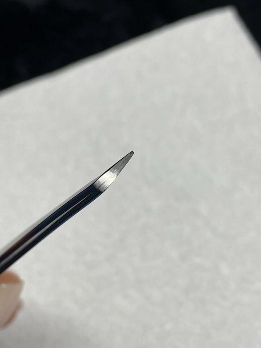 Пінцети для нарощування вій Vilmy та Design Lashes.