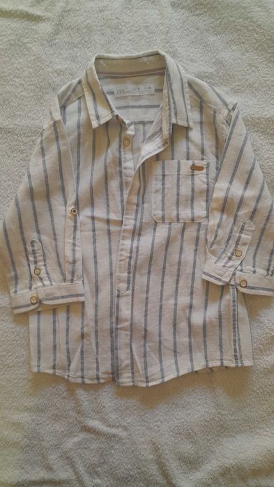 Várias roupa para criança