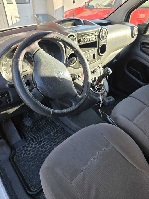 Peugeot Partner 3 Lugares 90cv impecável 2012 valor não negociável