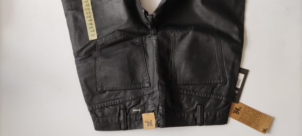 R. 30 Czarne męskie spodnie Black jeans marki Hurley Black