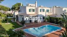 Moradia V4  junto ao campo de Golfe na Vila Sol, Algarve