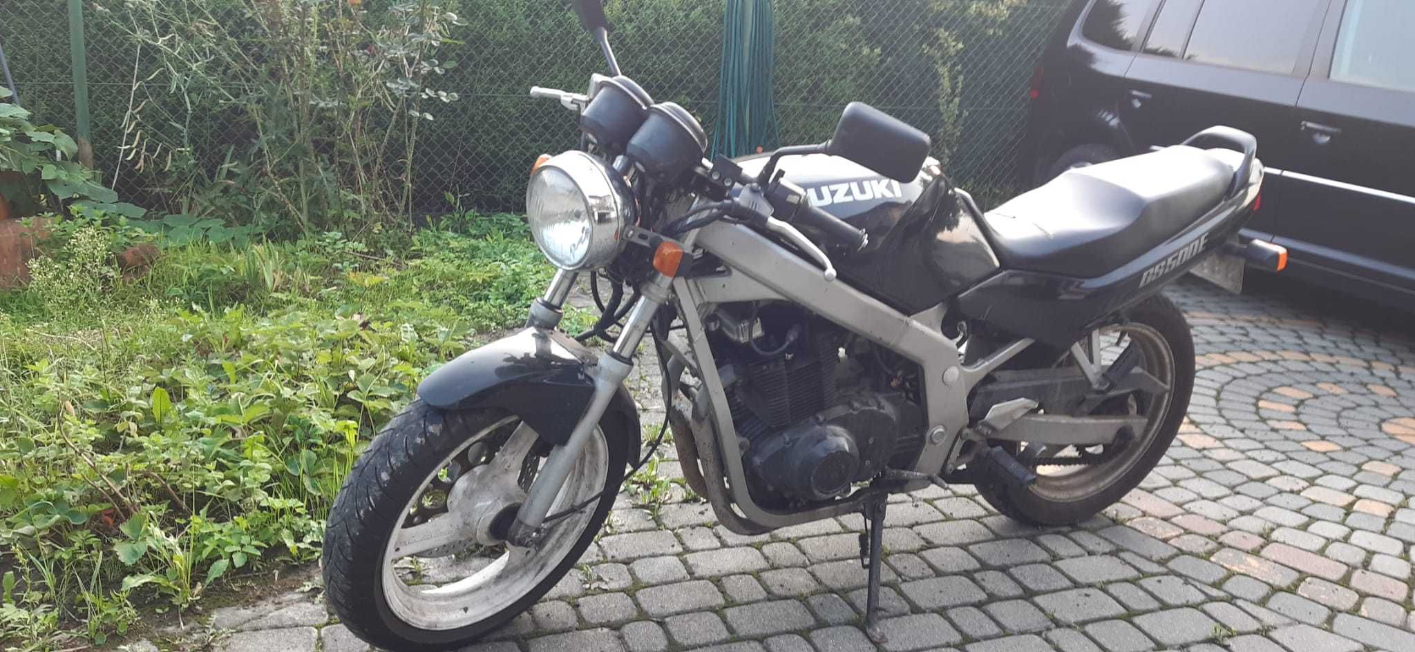 Motocykl Suzuki GS500E na kategorie A2