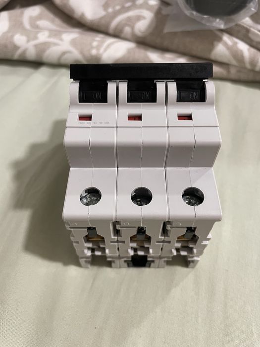 Disjuntor ABB S203-C32 | Cinzento