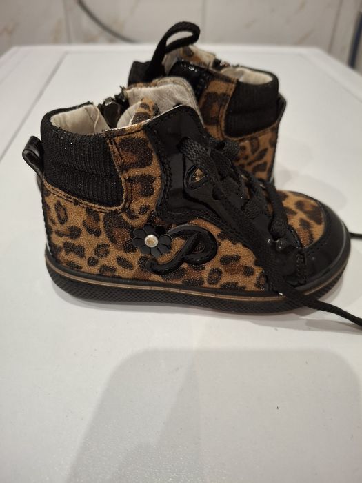 Buty niemowlęce Primigi r.19