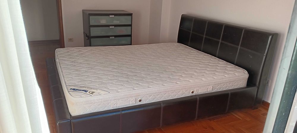 Cama de casal com colchão
