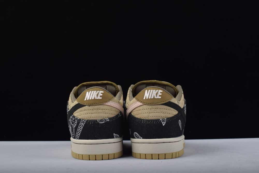 Nike Dunk Low x Travis Scott Cactus Jack