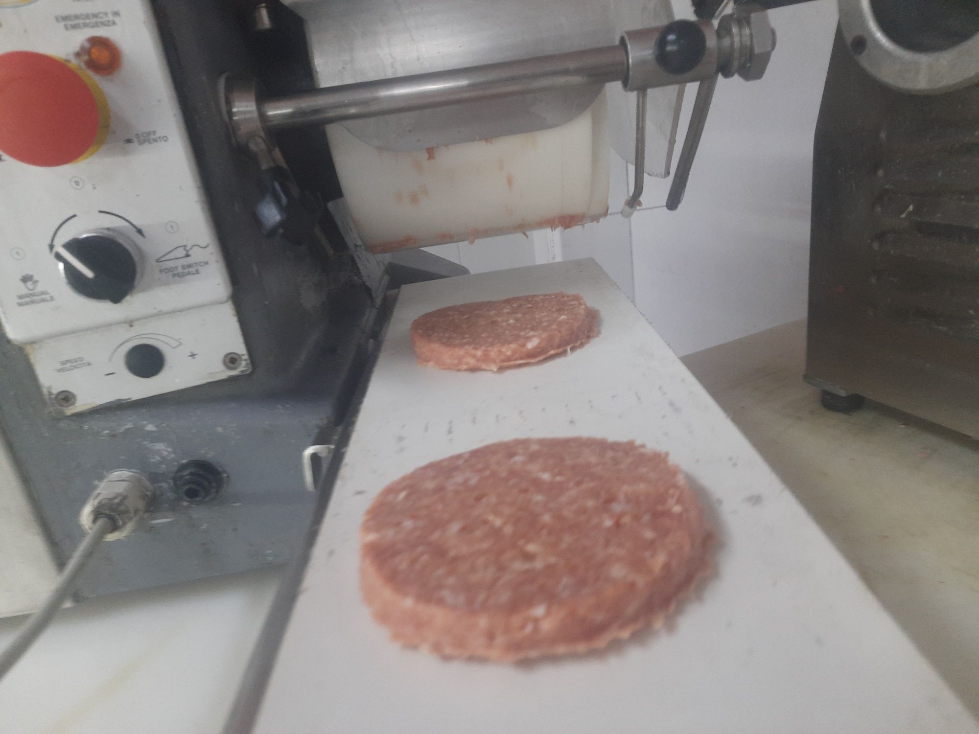 Maquina hambúrguer automática