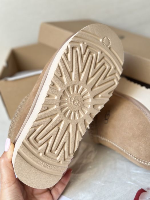 Угги Tazz , Натуральне хутро!! короткі ,натуральний  замш . Ugg , угги