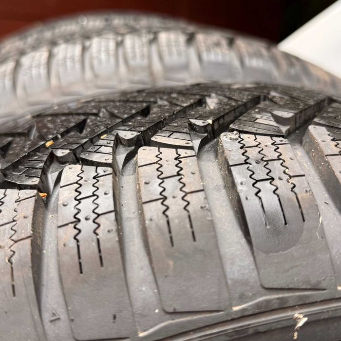 Opony zimowe Laufenn Fit+  225/60/17  jak nowe