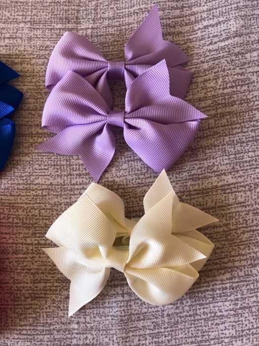 Laços com grampo criança