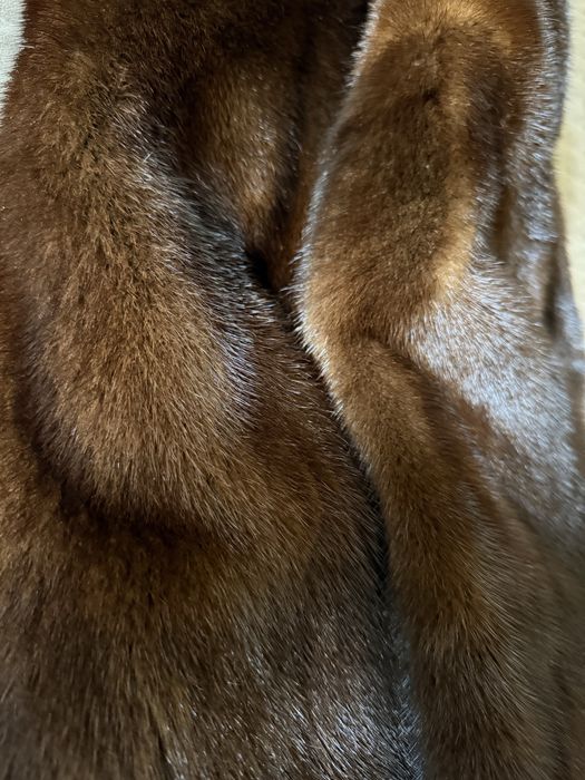 Продам норкова шубка