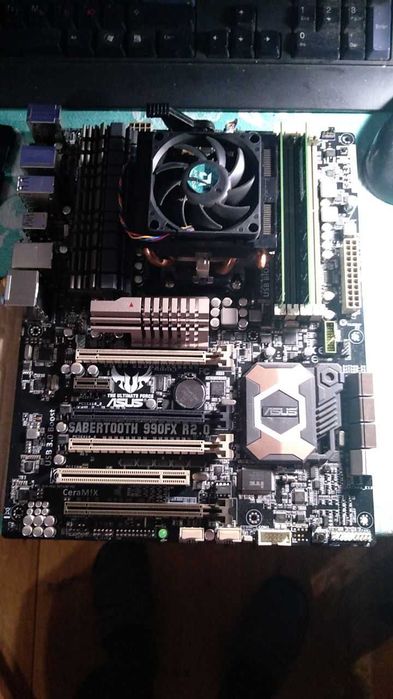 ASUS SABERTOOTH 990FX R2.0 материнка
