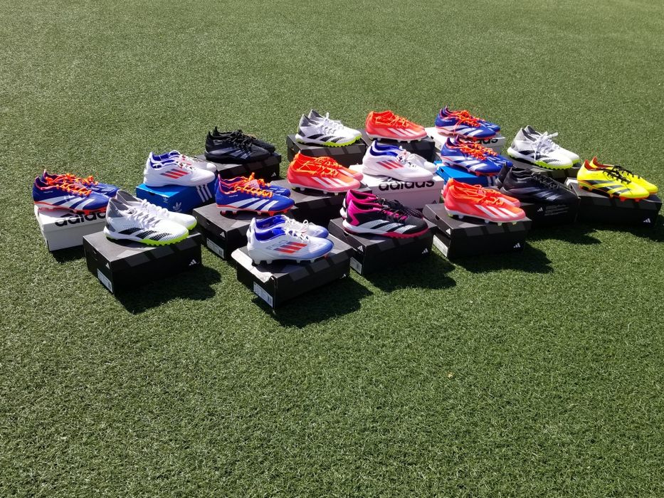 Спортивне взуття.Спортивні носки.Футбольне взуття.Копочки.Футзалки.М'я