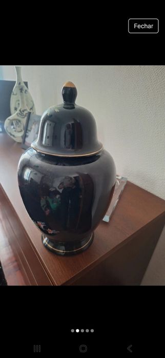 Jarra colorida em bom estado