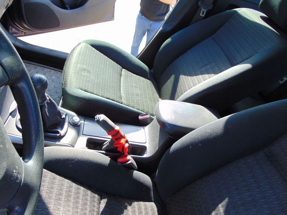 TUNEL SRODKOWY PODŁOKIETNIK EUROPA TOYOTA COROLLA E15